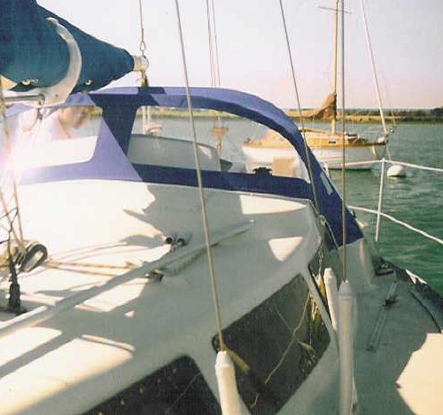 Achilles 840 Sprayhood (3)