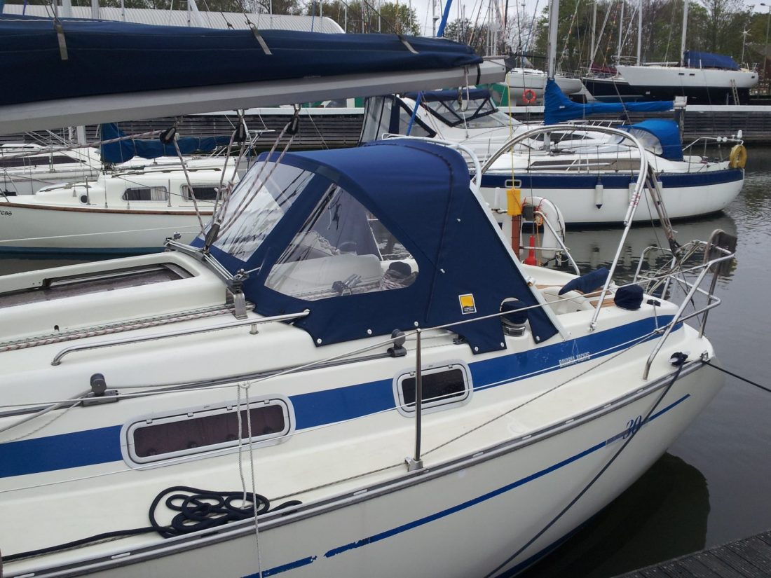 Bavaria 30 Plus Sprayhood (3)
