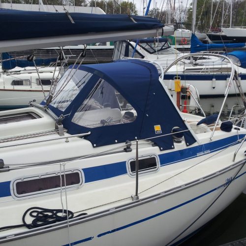 Bavaria 30 Plus Sprayhood (3)