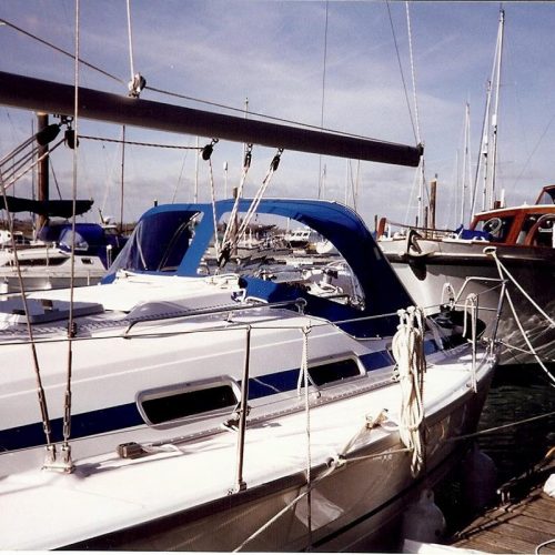 Bavaria 35 Match Sprayhood (3)