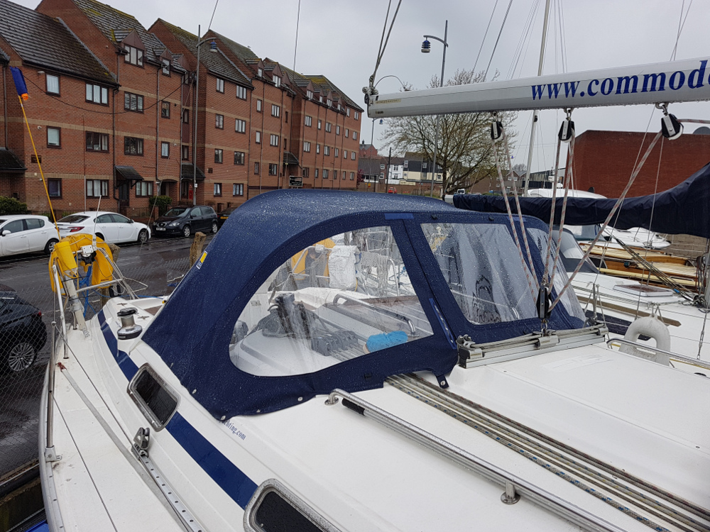 Bavaria 37 Sprayhood No Jason