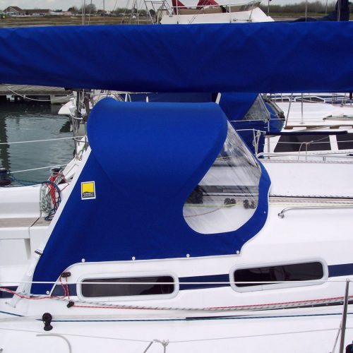 Bavaria 38 Match Sprayhood (2)