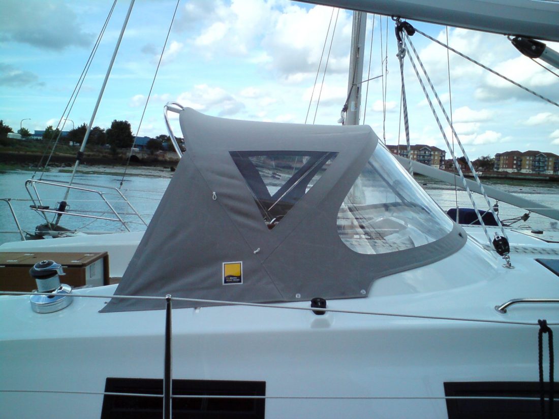 Bavaria 40 Cruiser (2010) Sprayhood (4)