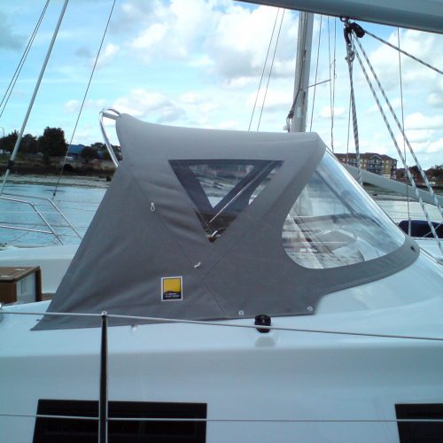 Bavaria 40 Cruiser (2010) Sprayhood (4)
