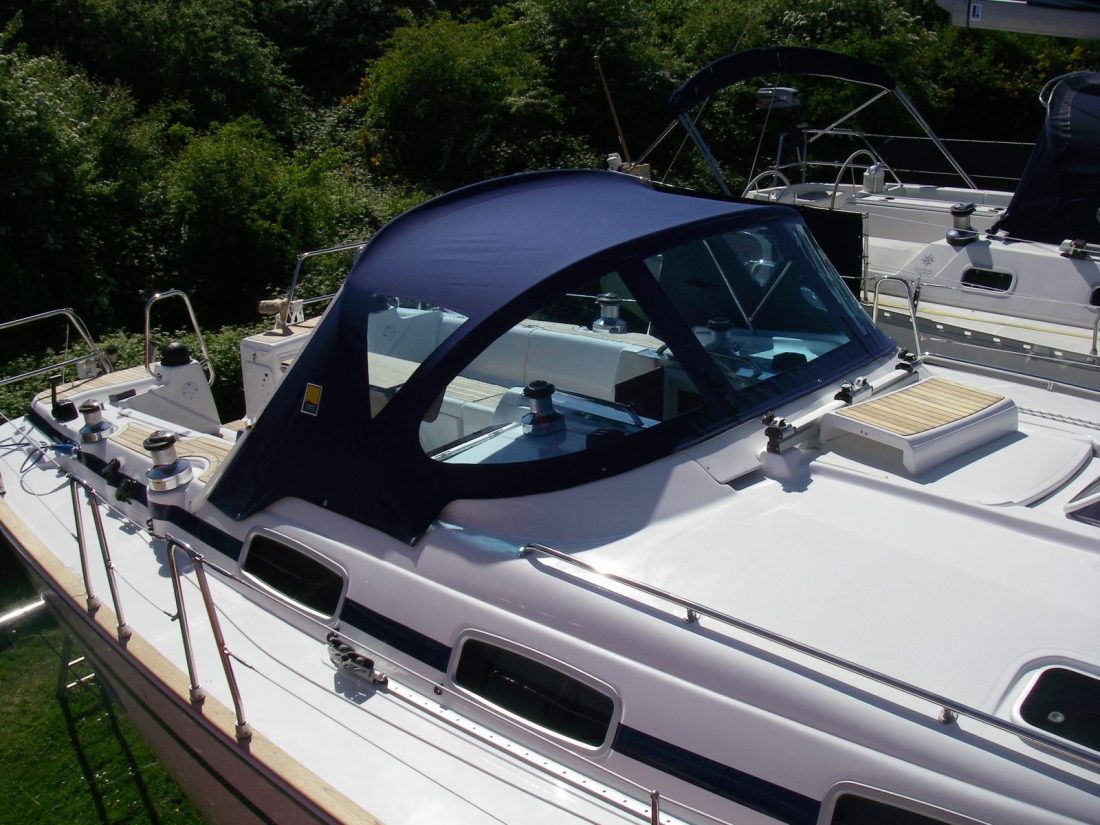 Bavaria 47 Cruiser Sprayhood (1)