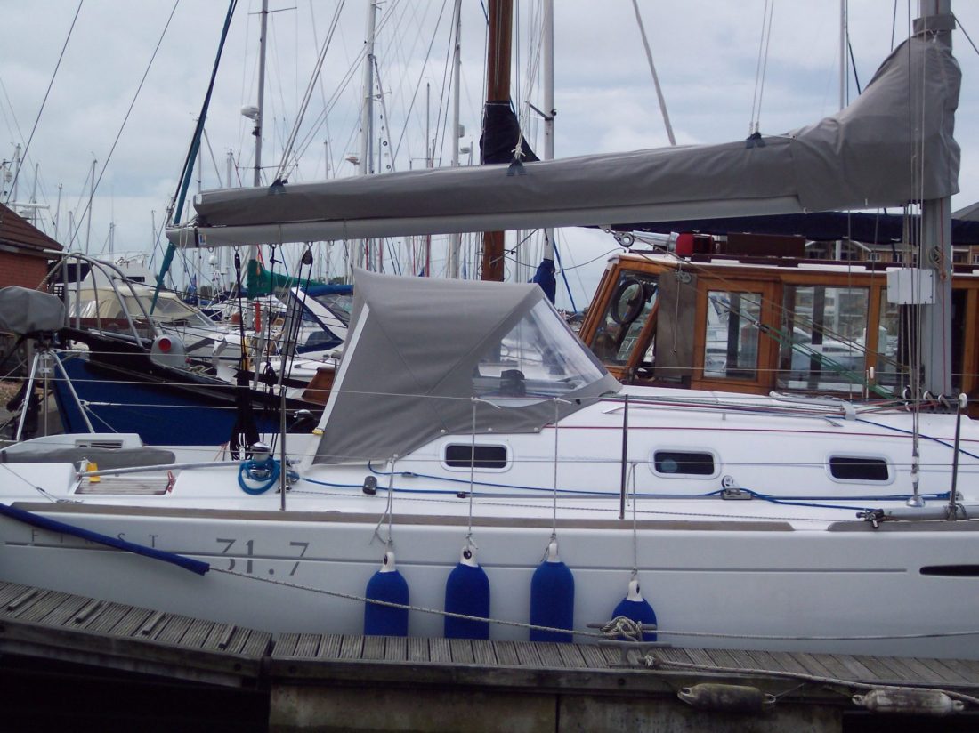 Beneteau First 31.7 Sprayhood (1)