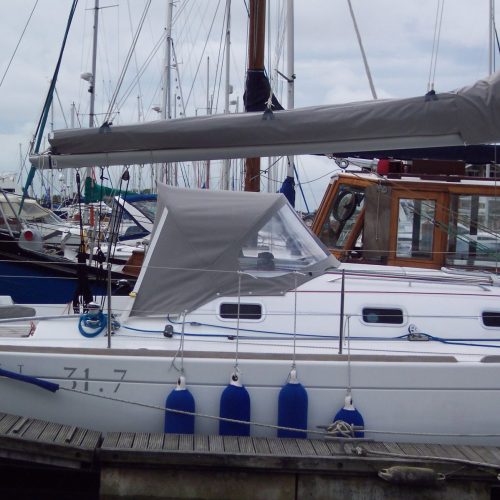 Beneteau First 31.7 Sprayhood (1)