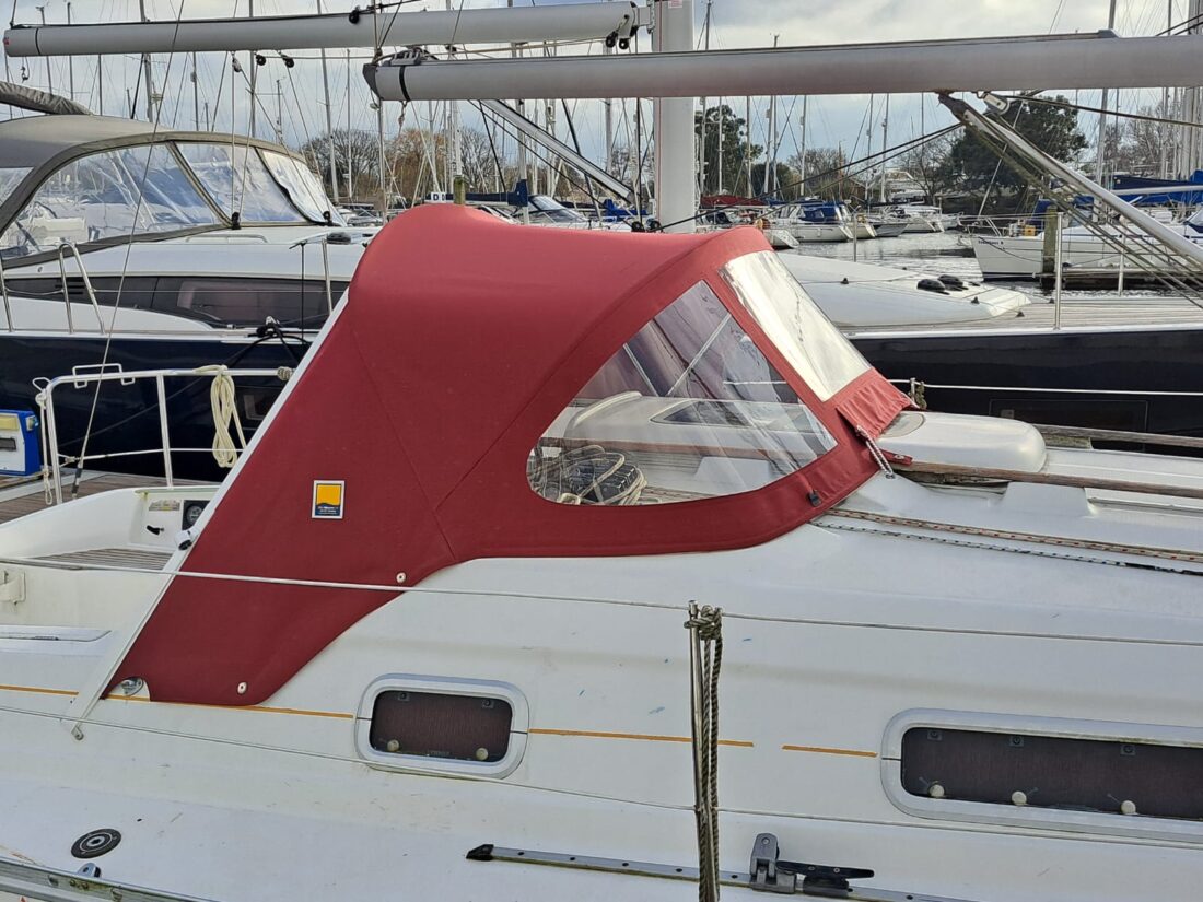 Beneteau Oceanis 281 Sprayhood