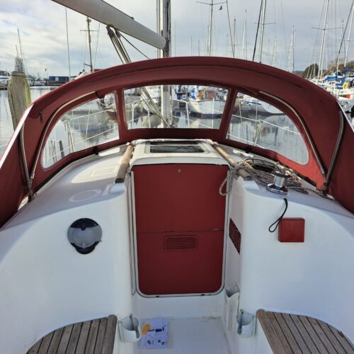 Beneteau Oceanis 281 Recover Sprayhood