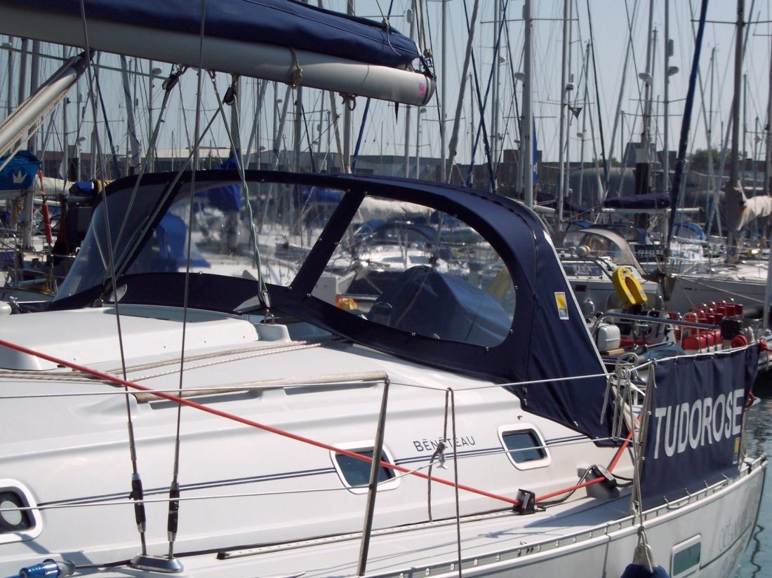 Beneteau Oceanis 331 Sprayhood (1)