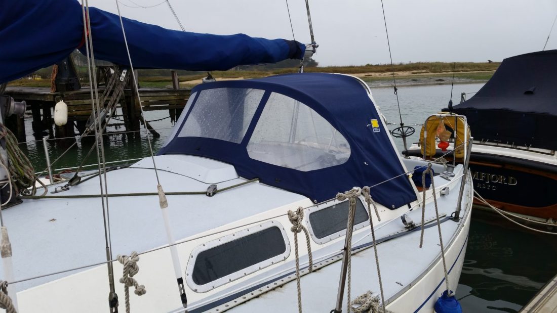 Contessa 28 Sprayhood (2)
