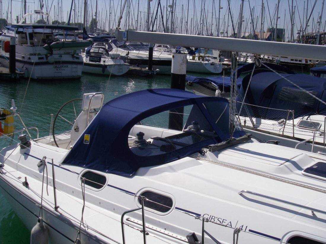Gibsea 41 Sprayhood (1)