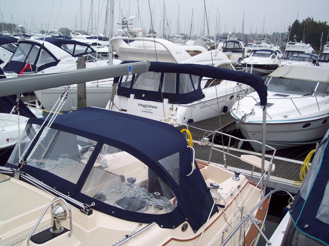 Island Packet Sprayhood (1)