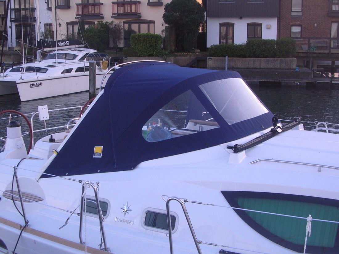 Jeanneau Sun Odyssey 39DS Sprayhood (1)