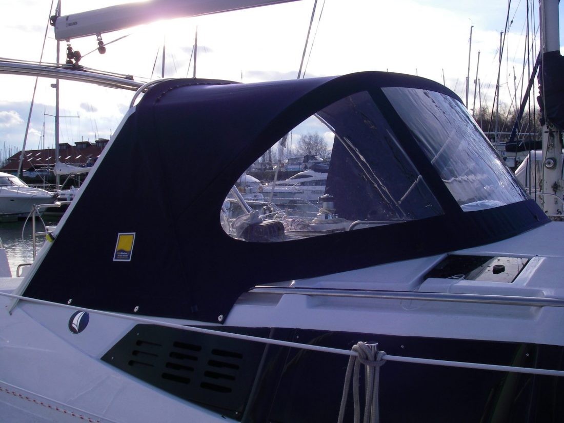 Legend 39 Sprayhood (1)