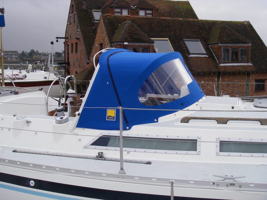 Moody 34CC Sprayhood (1)