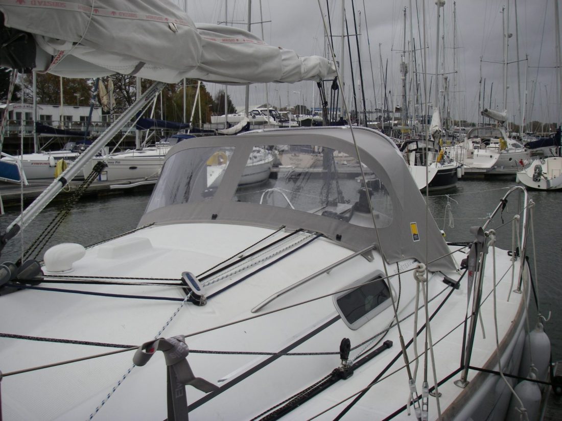 Beneteau First 27.7 Sprayhood