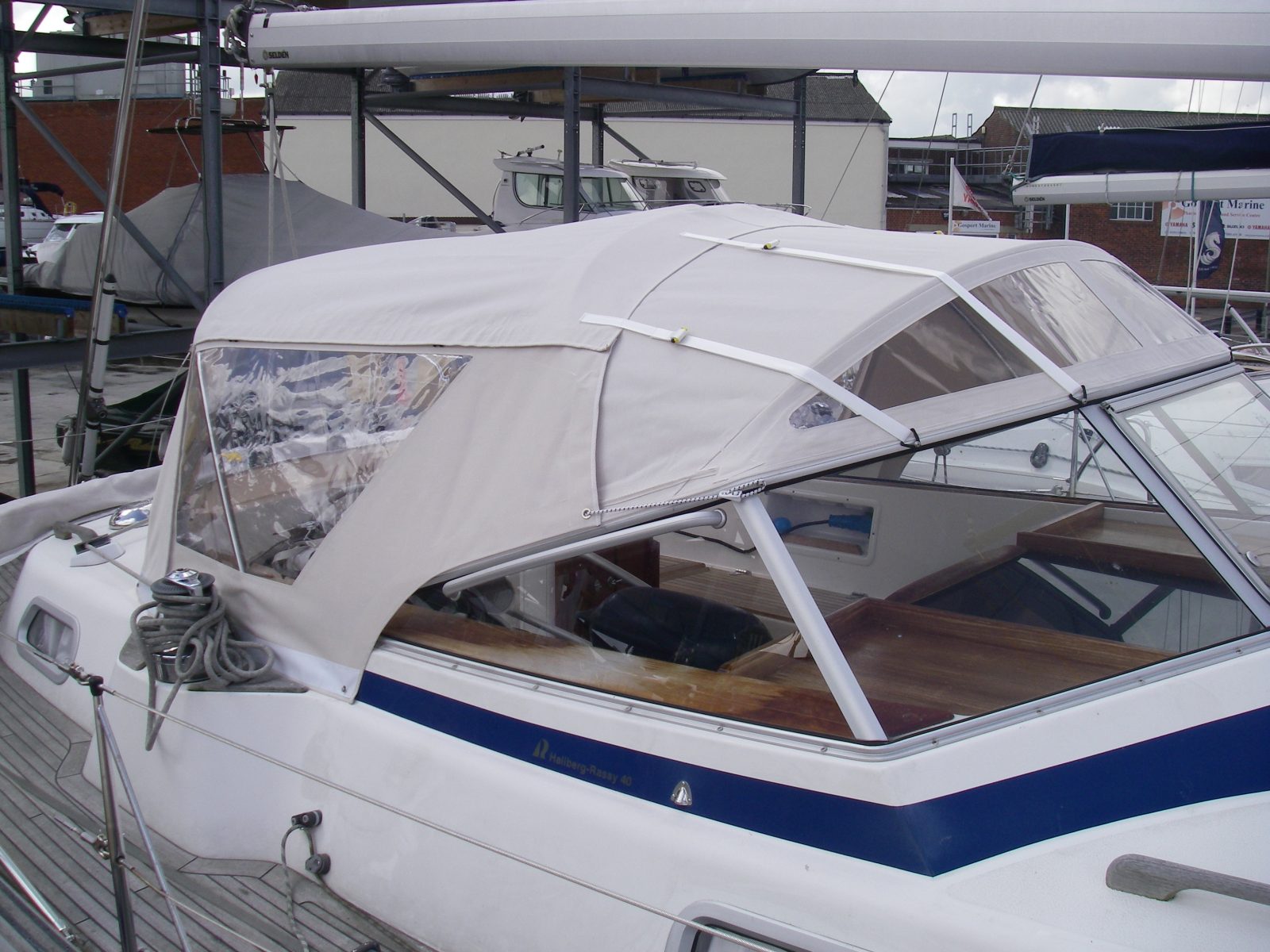 Hallberg Rassy 40 Layout Hallberg Rassy 40 - C&J Marine
