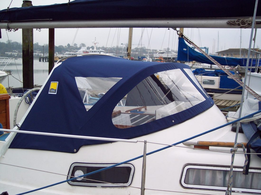 Slipper 42 Ketch sprayhood (1)