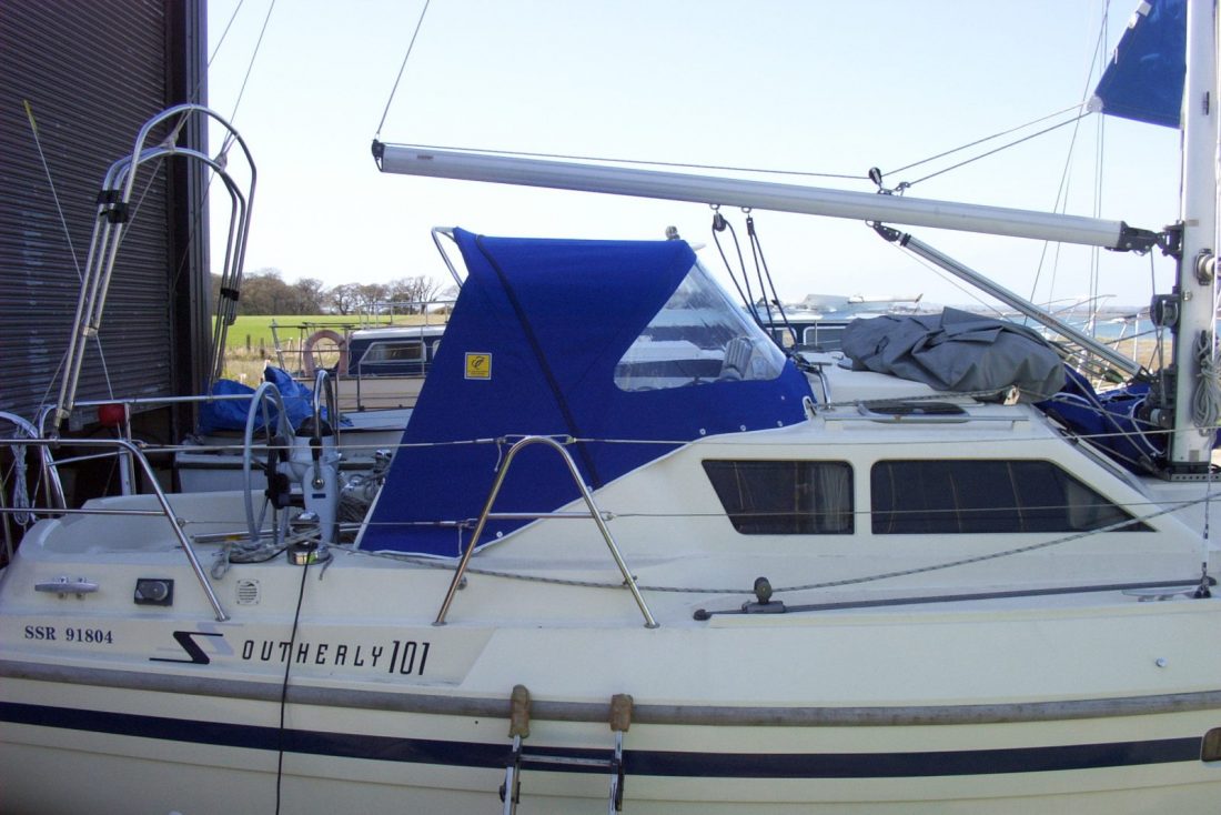 Southerly 101 Sprayhood (1)