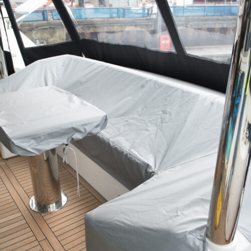 Sunseeker Manahattan 66 (Aft deck seating table cover)