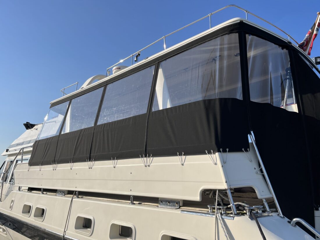 Trader 585 Aft Canopy